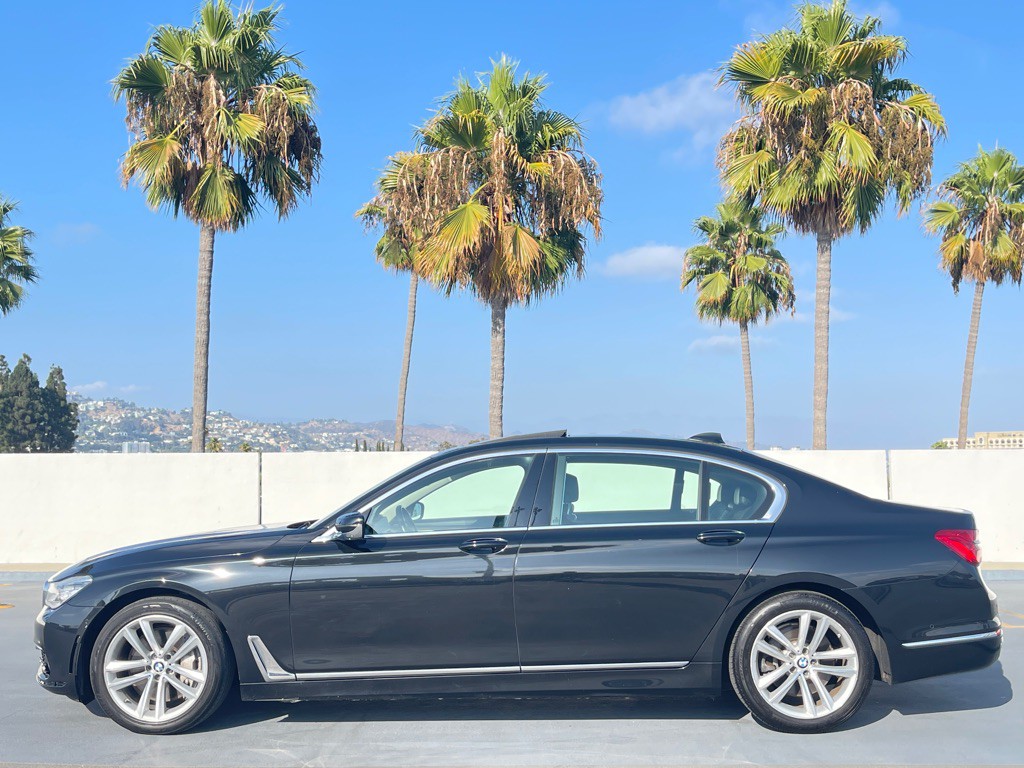 2016 BMW 7 Series Image 16