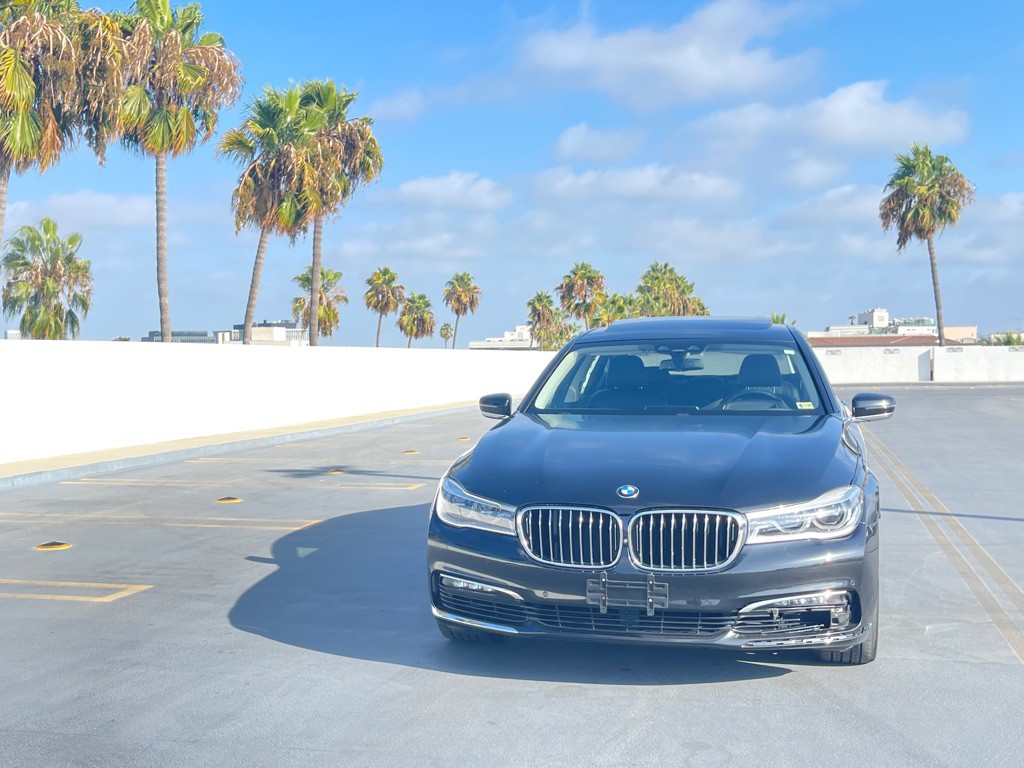 2016 BMW 7 Series Image 23