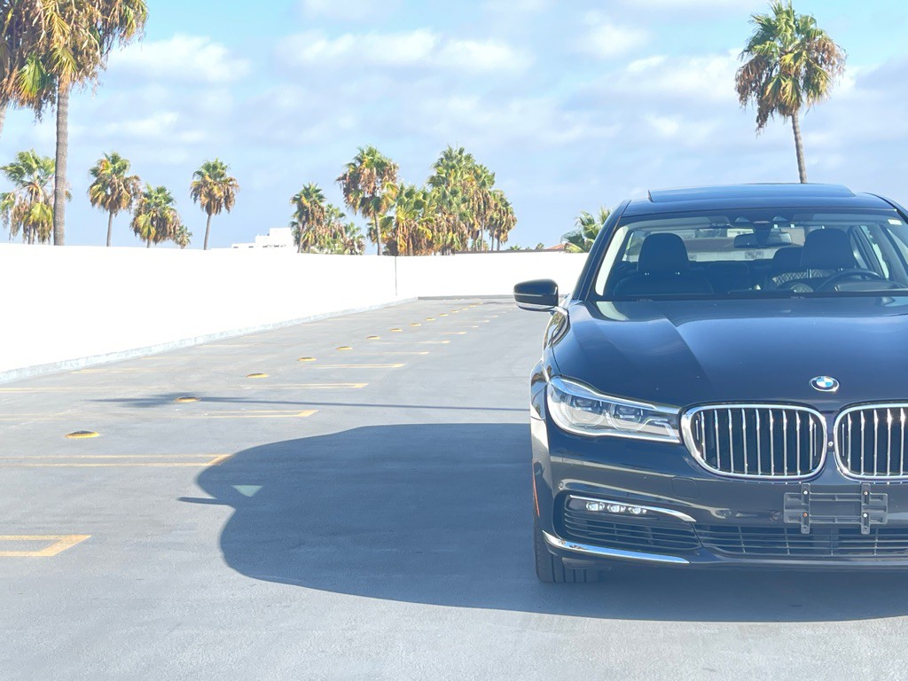 2016 BMW 7 Series Image 24