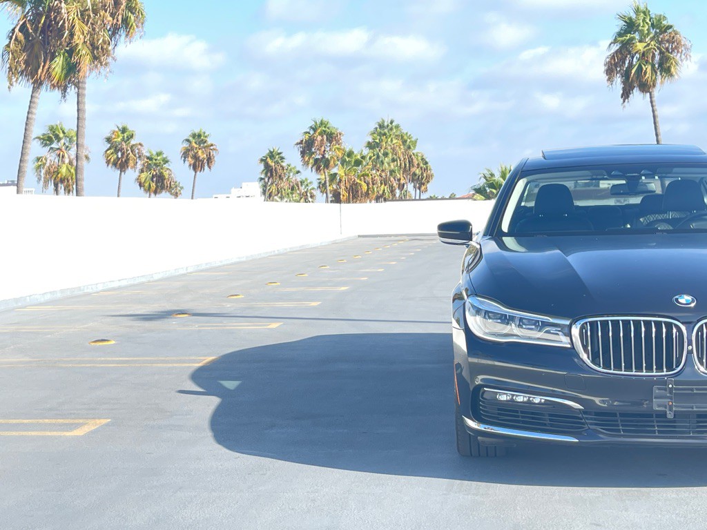2016 BMW 7 Series Image 25