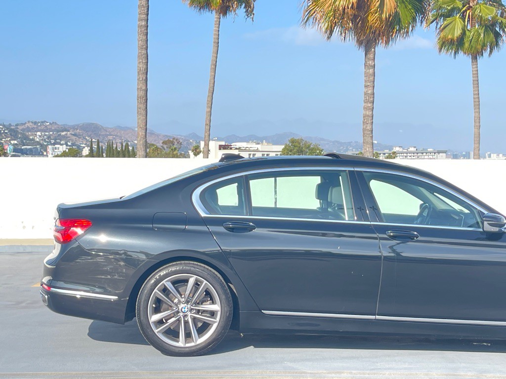 2016 BMW 7 Series Image 28