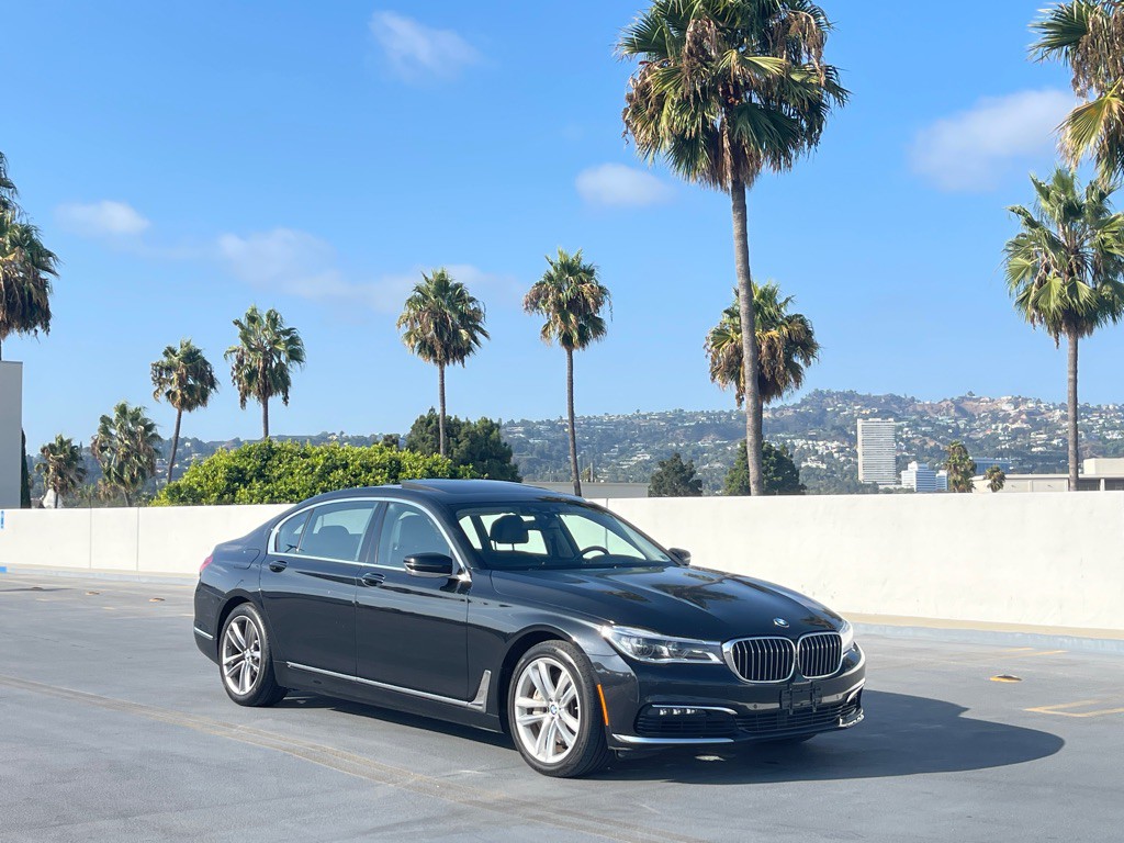 2016 BMW 7 Series Image 34