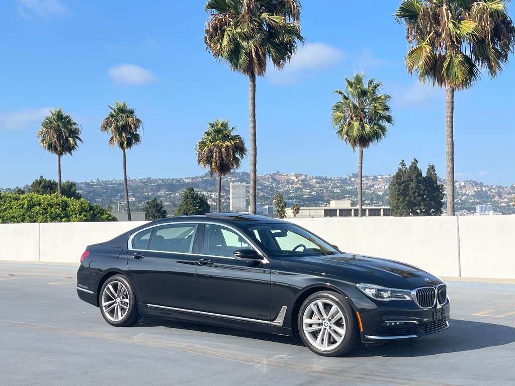 2016 BMW 7 Series Image 36