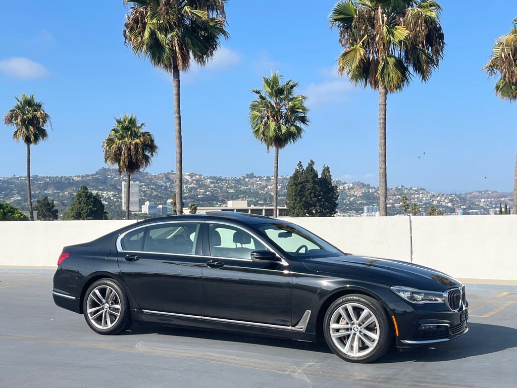 2016 BMW 7 Series Image 37
