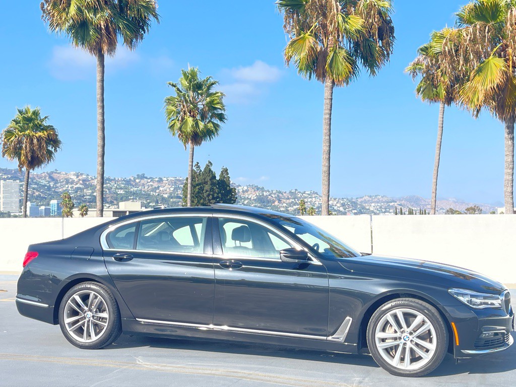 2016 BMW 7 Series Image 38