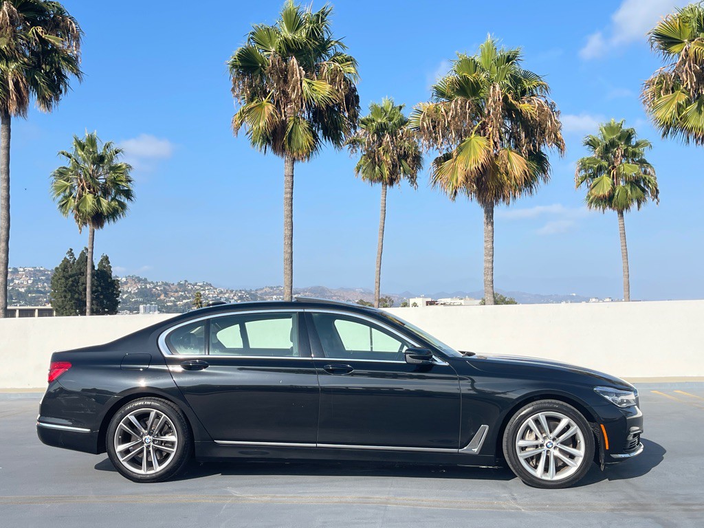 2016 BMW 7 Series Image 40
