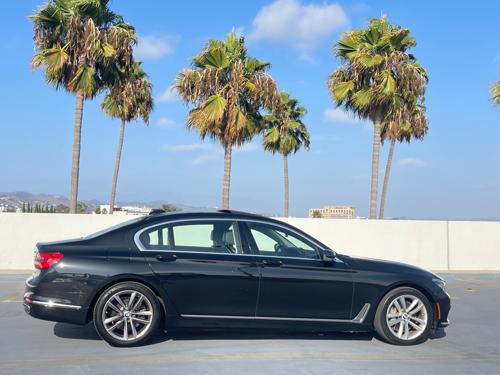 2016 BMW 7 Series Image 41