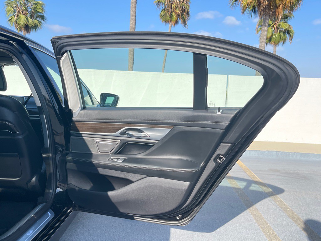 2016 BMW 7 Series Image 52