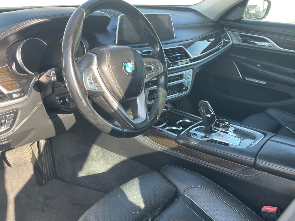 2016 BMW 7 Series Image 56