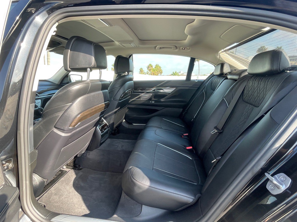 2016 BMW 7 Series Image 65