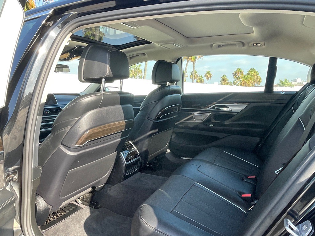 2016 BMW 7 Series Image 70