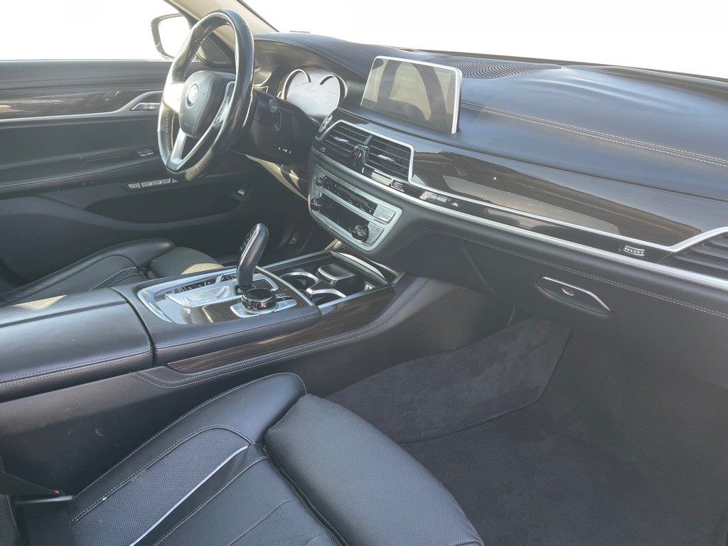 2016 BMW 7 Series Image 92