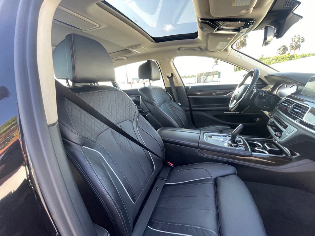 2016 BMW 7 Series Image 95