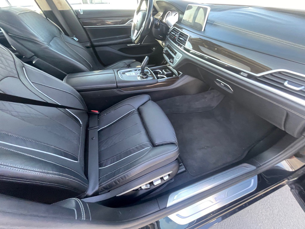 2016 BMW 7 Series Image 98