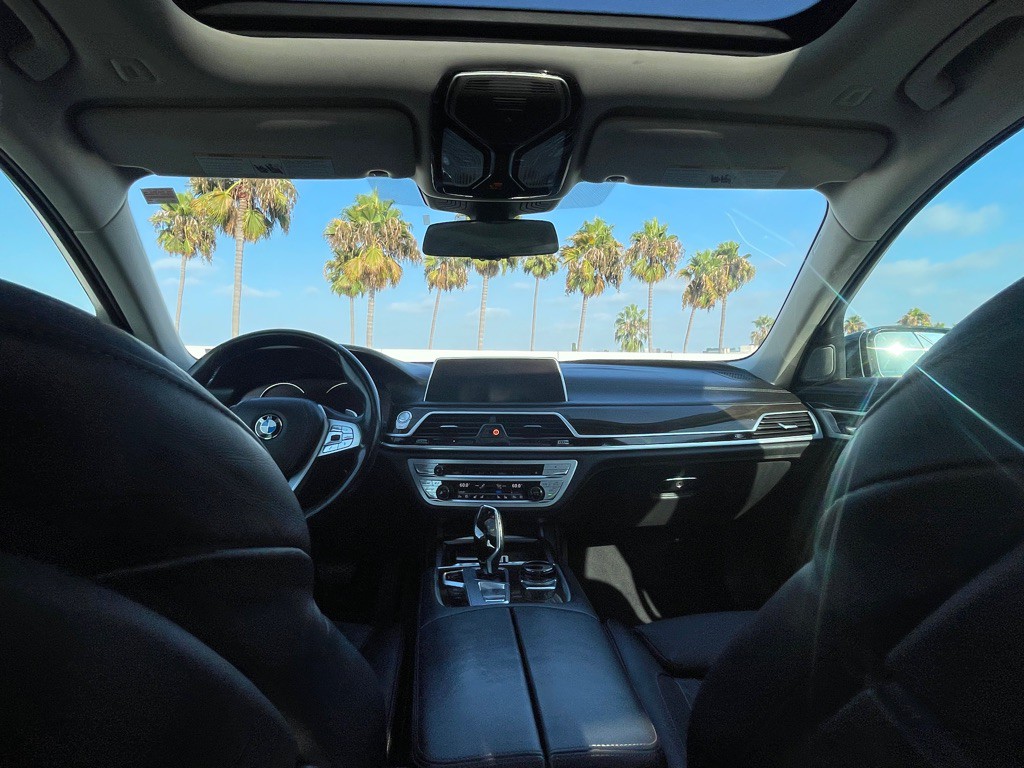 2016 BMW 7 Series Image 101
