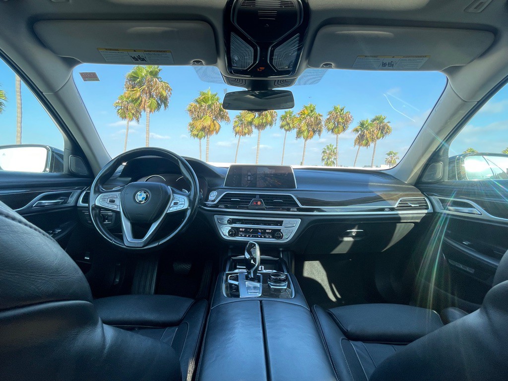 2016 BMW 7 Series Image 106