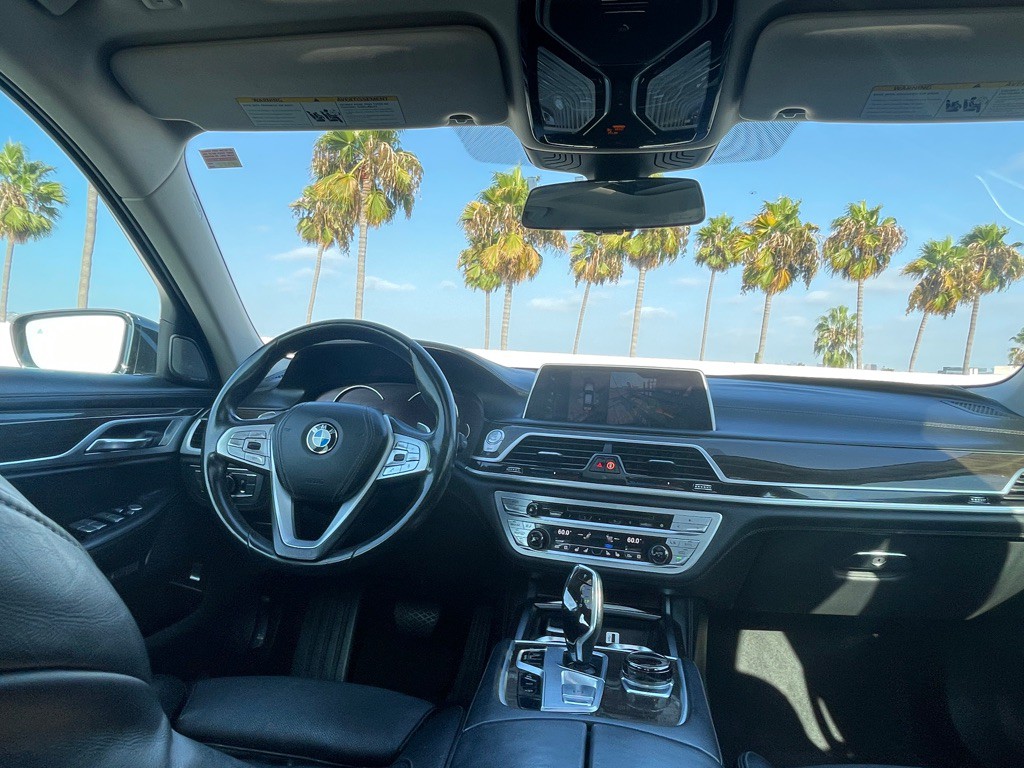 2016 BMW 7 Series Image 107