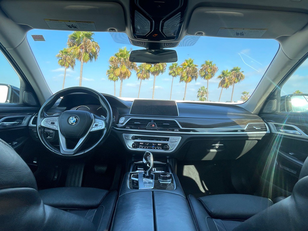 2016 BMW 7 Series Image 108
