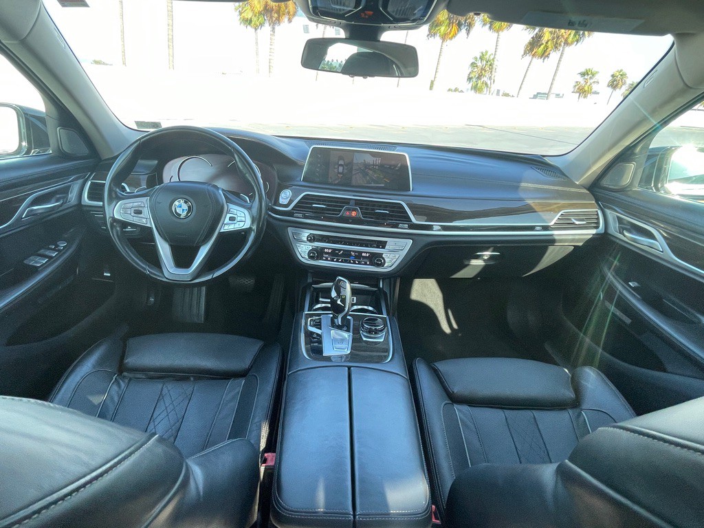 2016 BMW 7 Series Image 109