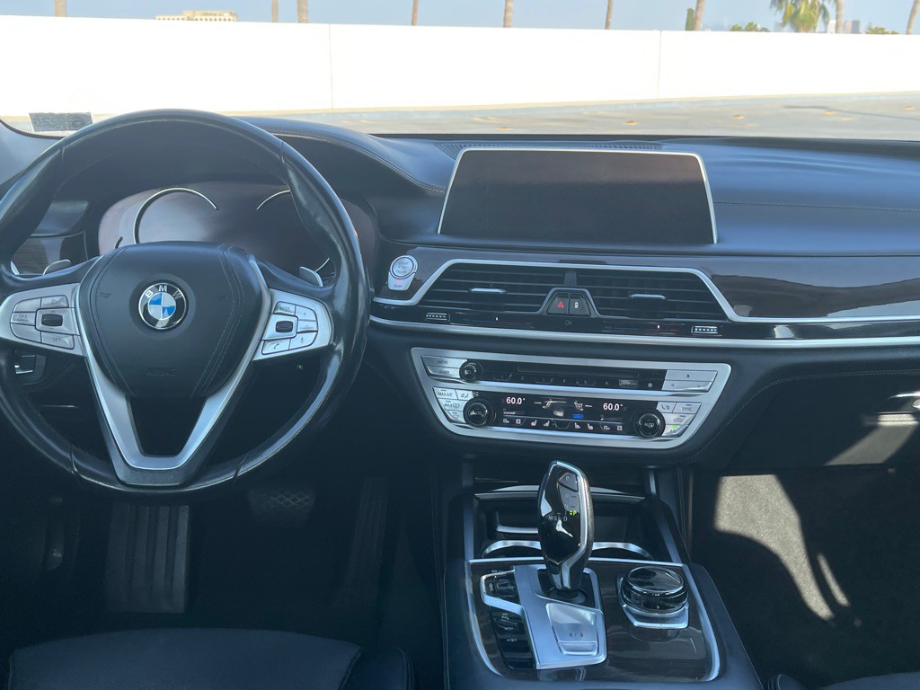 2016 BMW 7 Series Image 111