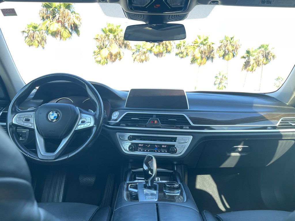 2016 BMW 7 Series Image 113