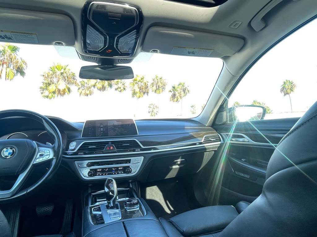 2016 BMW 7 Series Image 115