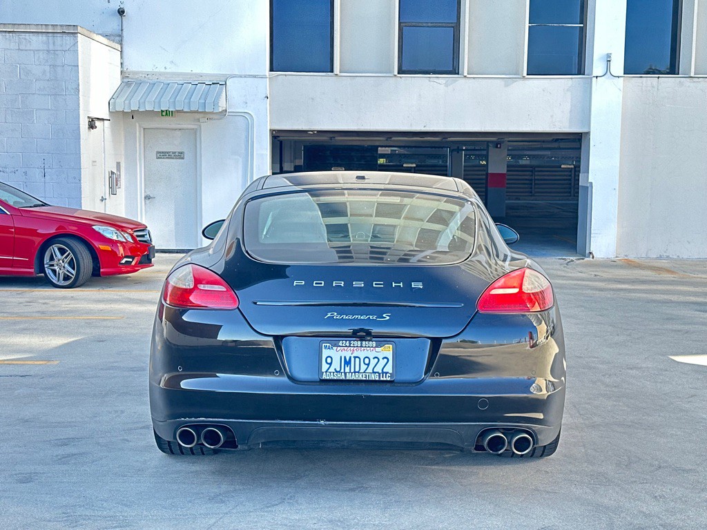 2012 Porsche Panamera Image 3