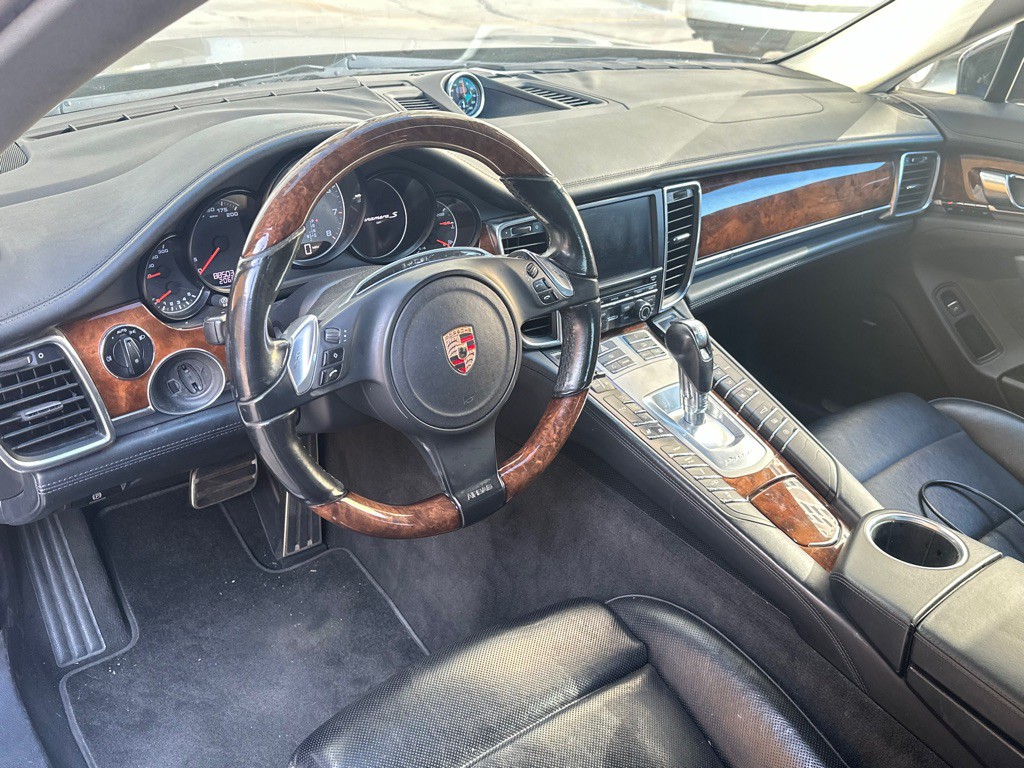 2012 Porsche Panamera Image 5