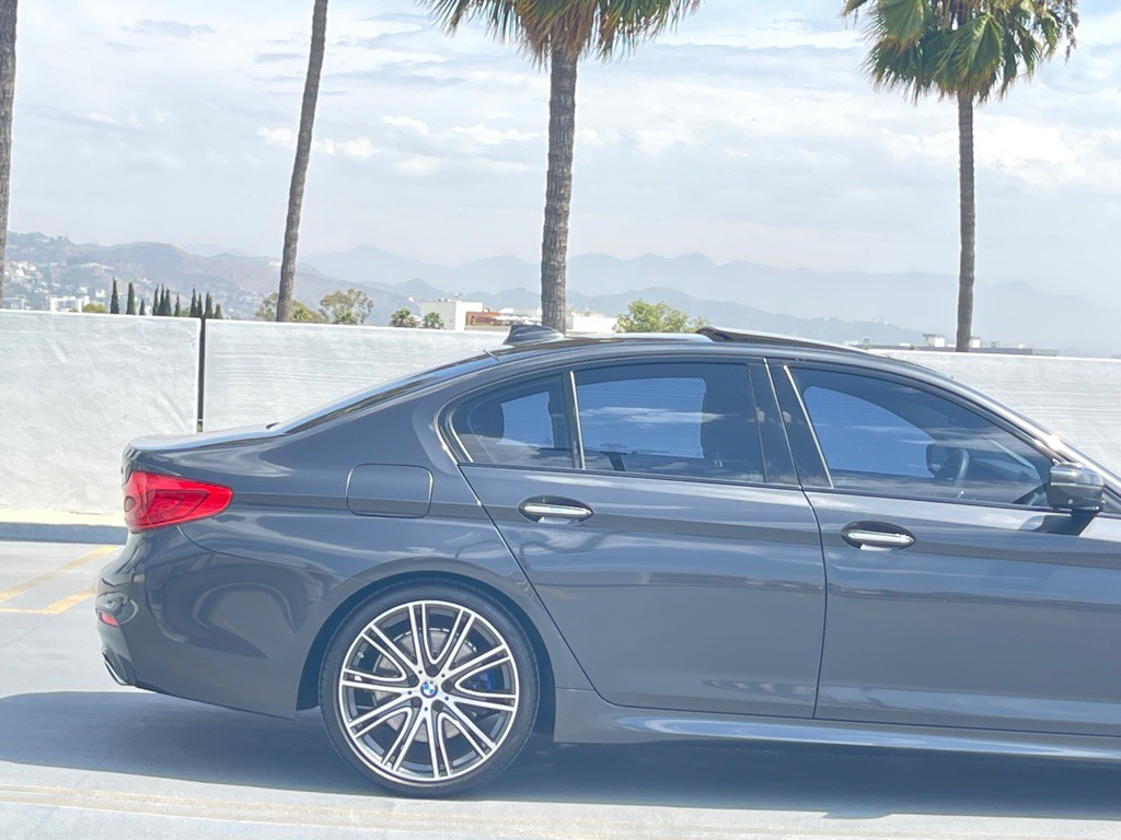 2017 BMW 5 Series Image 25