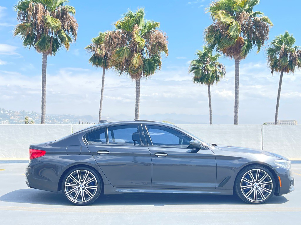 2017 BMW 5 Series Image 33