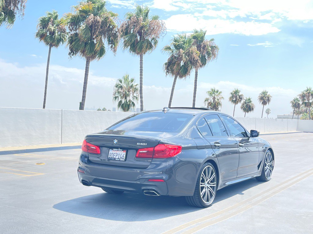 2017 BMW 5 Series Image 36