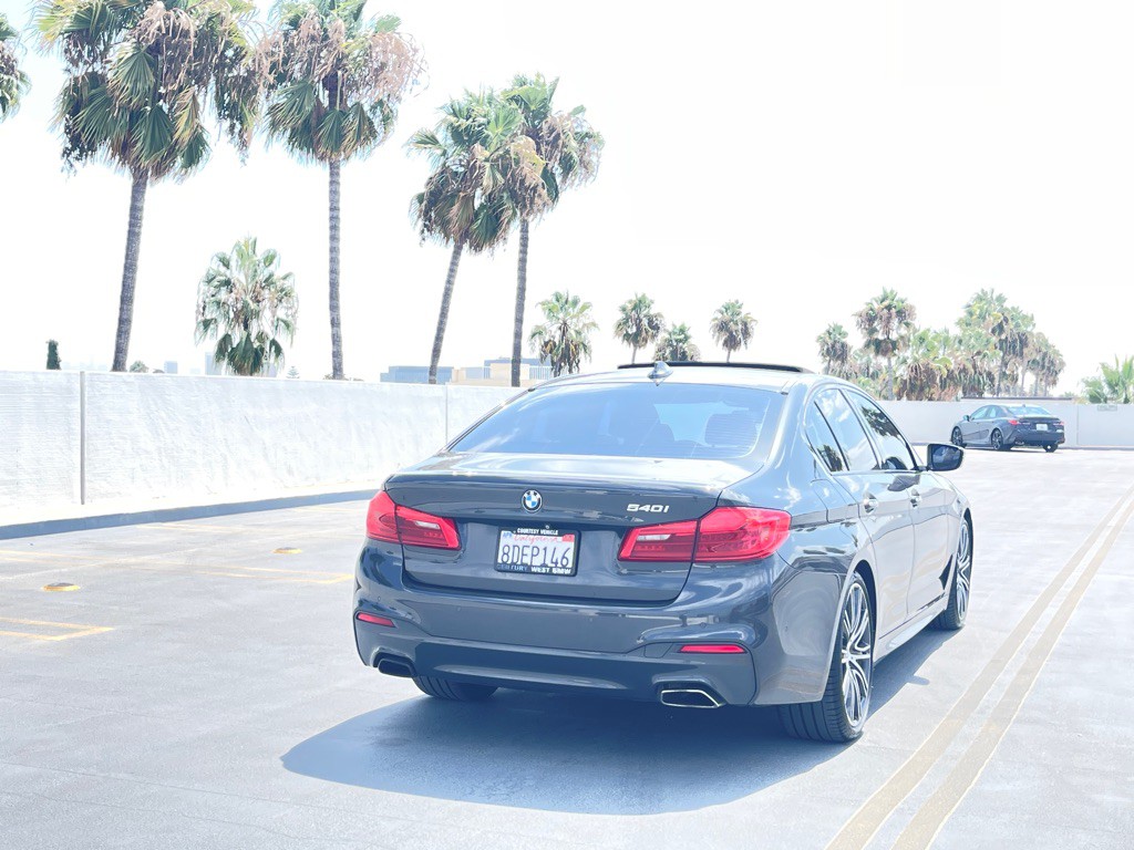 2017 BMW 5 Series Image 37