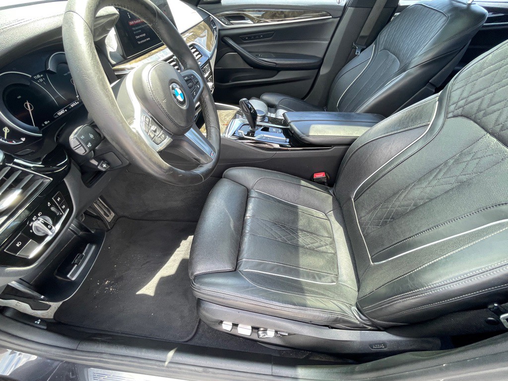 2017 BMW 5 Series Image 49