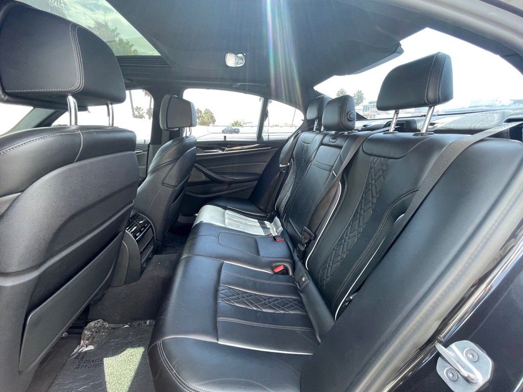 2017 BMW 5 Series Image 56