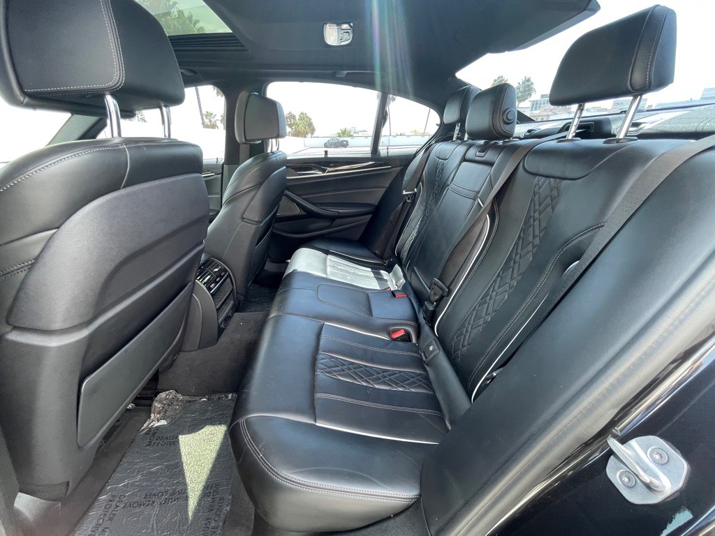 2017 BMW 5 Series Image 57