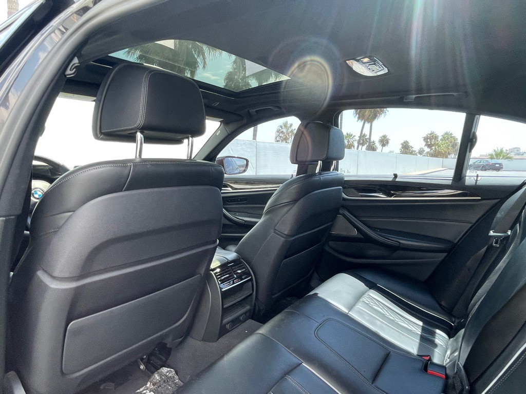 2017 BMW 5 Series Image 60