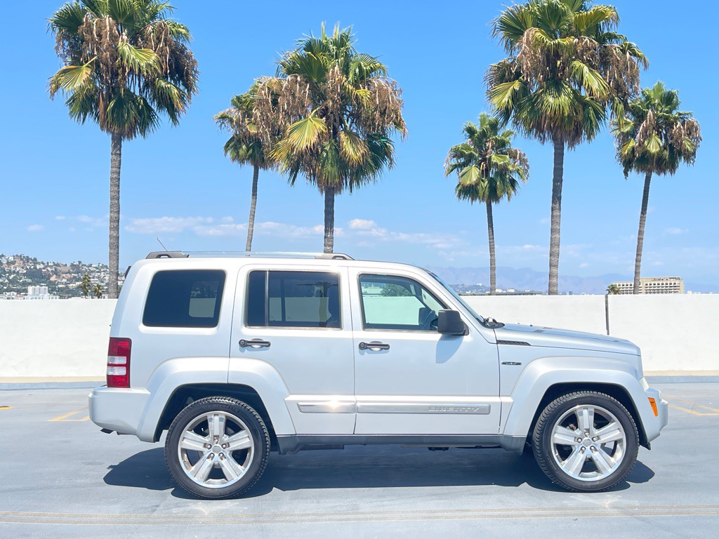 2012 Jeep Liberty Image 3