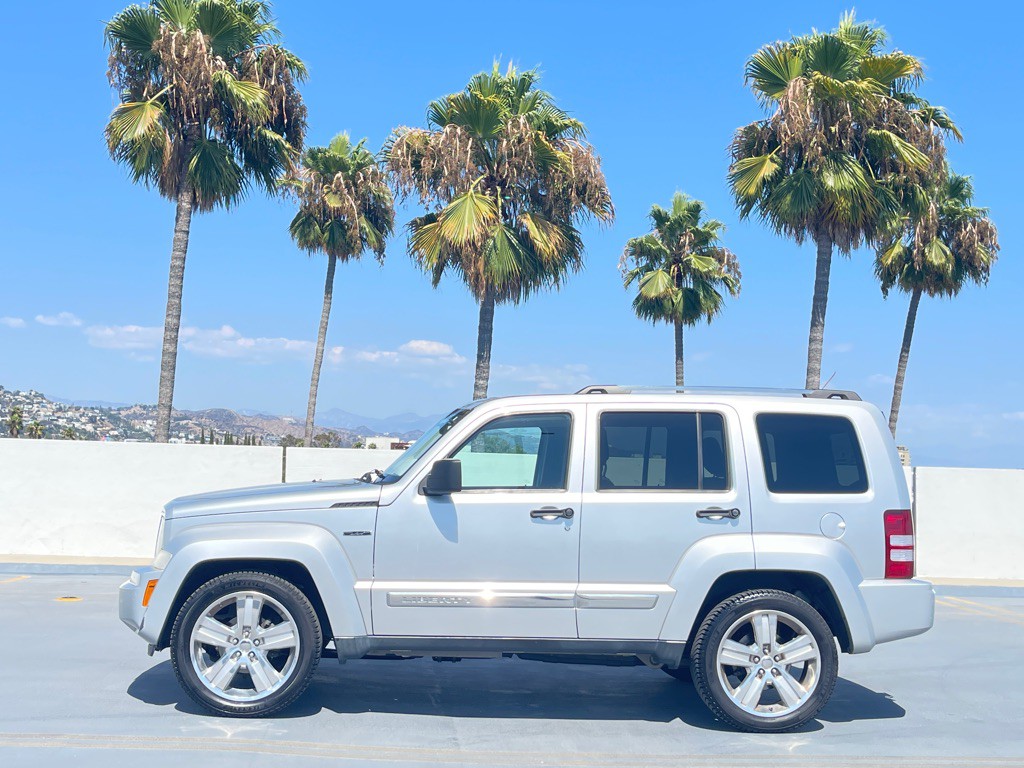 2012 Jeep Liberty Image 4