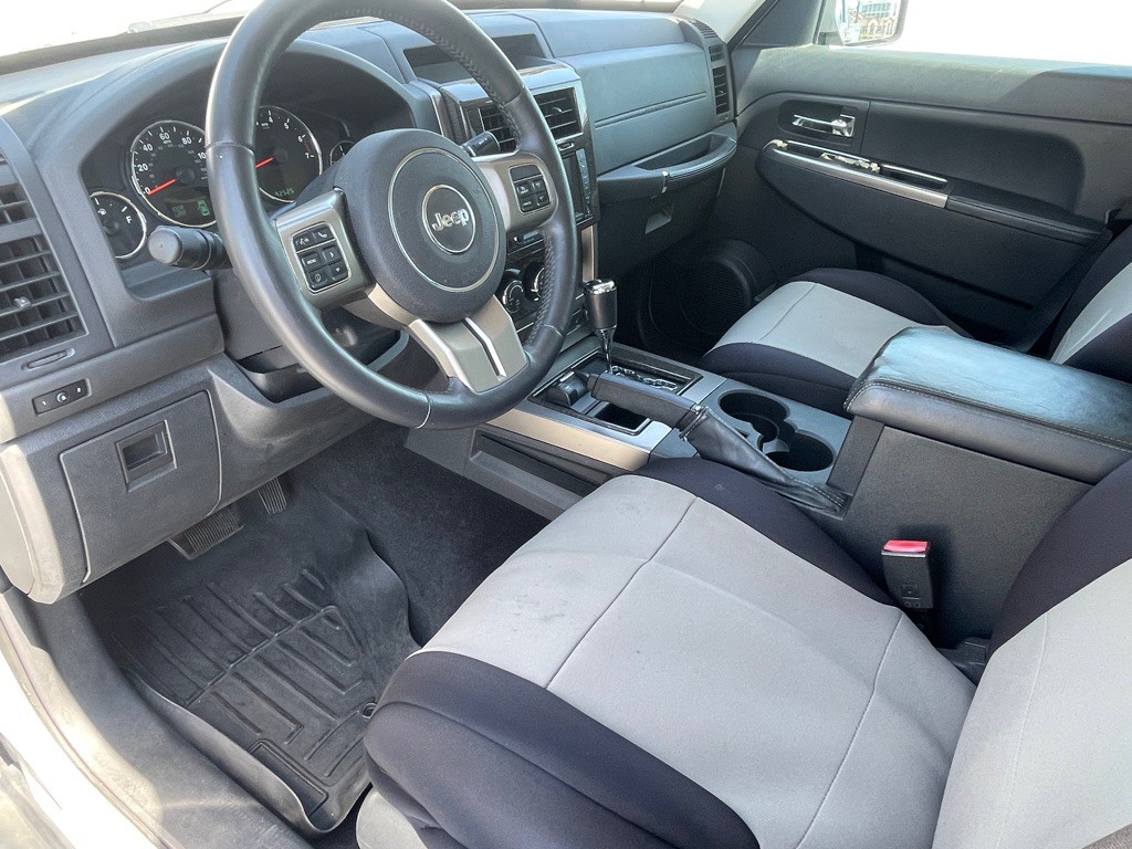 2012 Jeep Liberty Image 5