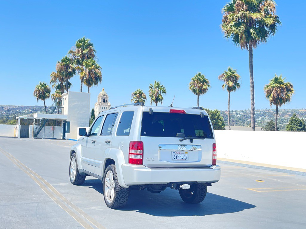 2012 Jeep Liberty Image 10