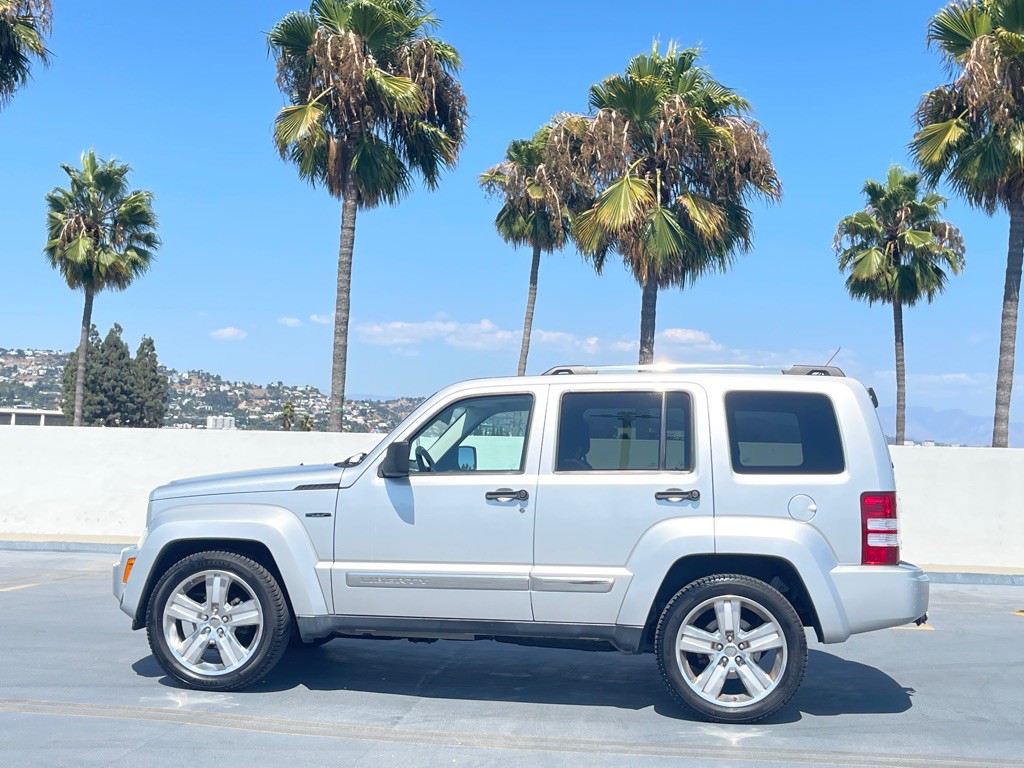 2012 Jeep Liberty Image 15