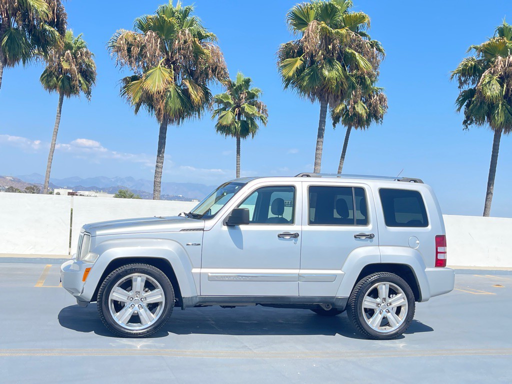 2012 Jeep Liberty Image 16