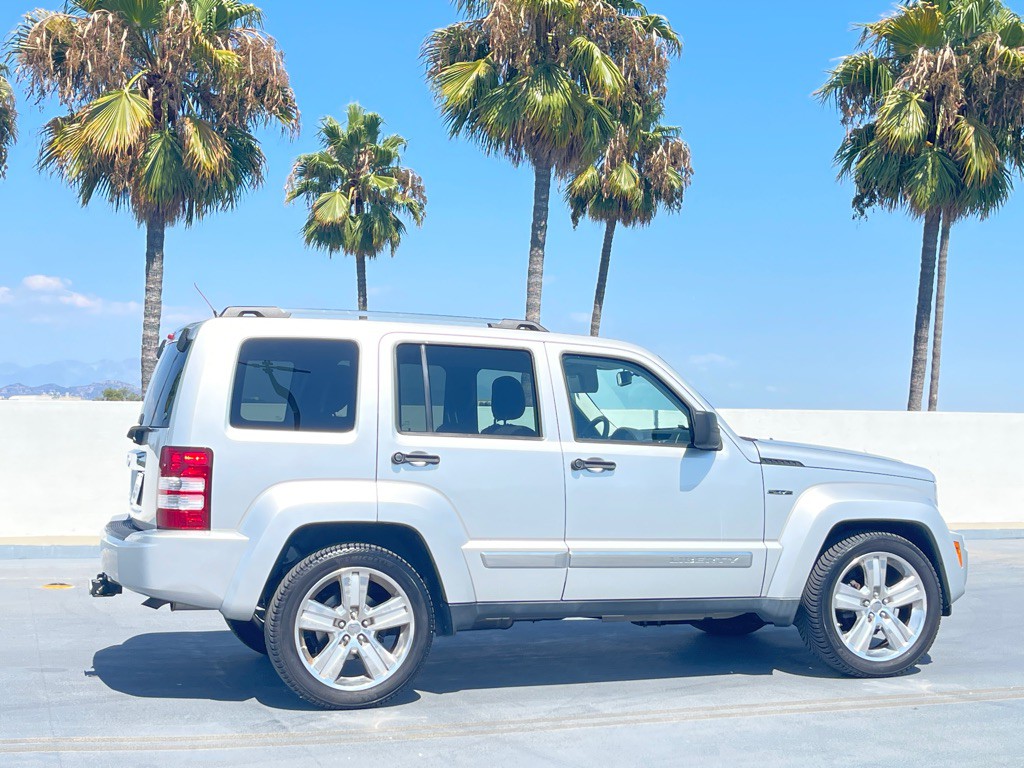 2012 Jeep Liberty Image 35