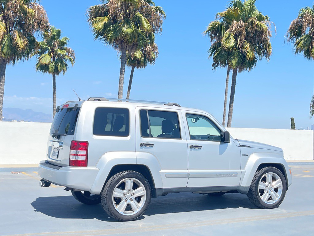 2012 Jeep Liberty Image 36