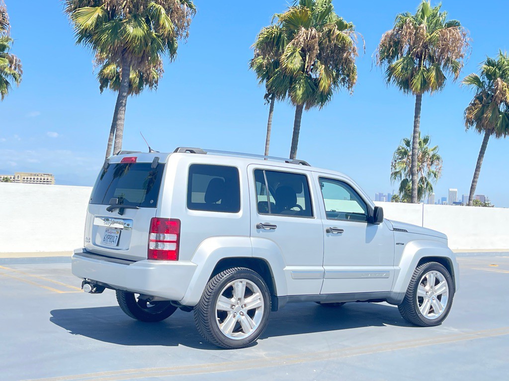 2012 Jeep Liberty Image 37