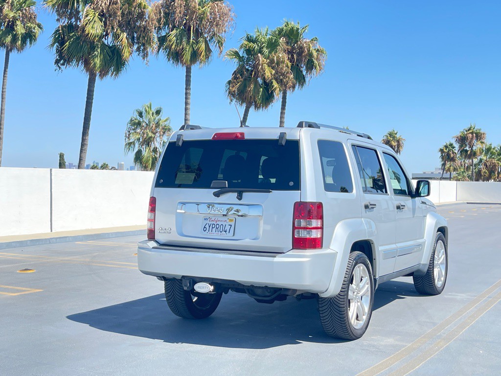 2012 Jeep Liberty Image 39