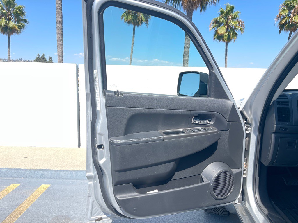 2012 Jeep Liberty Image 44