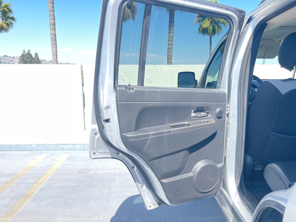 2012 Jeep Liberty Image 45