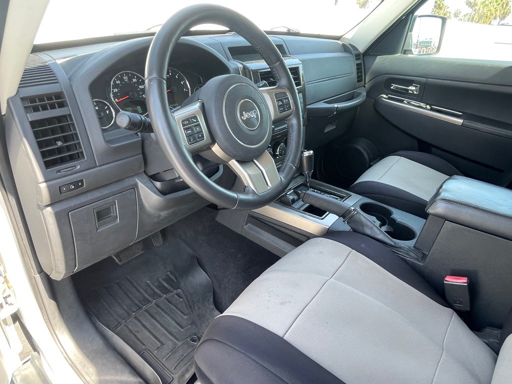 2012 Jeep Liberty Image 50