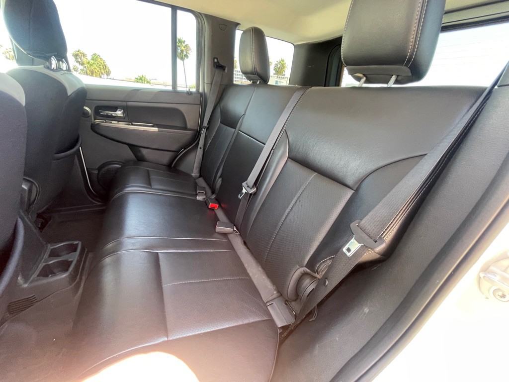 2012 Jeep Liberty Image 64